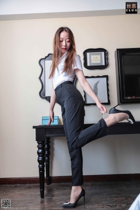  SVK044 佳丽 女王S国度《白领的日常工作》